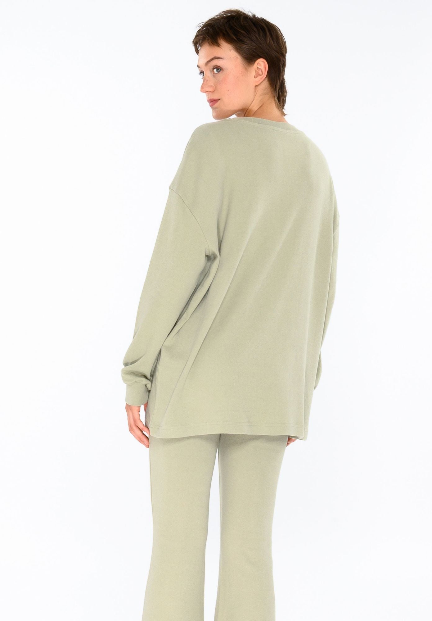 TT39 Loose Longsleeve (GOTS)