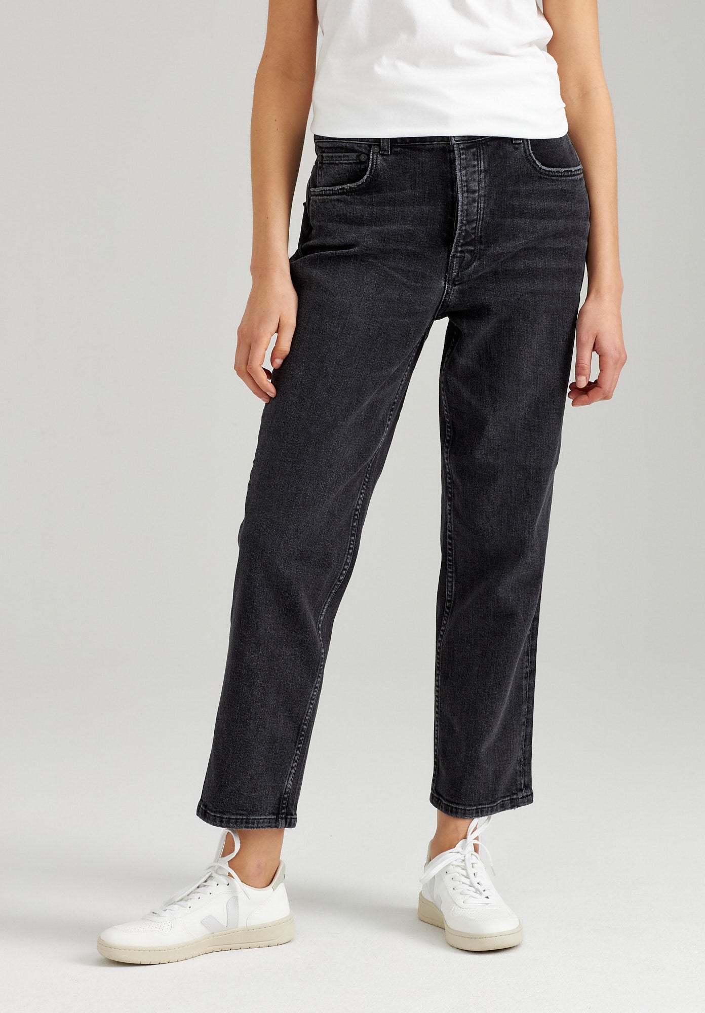 TT202 Straight Cropped Jeans