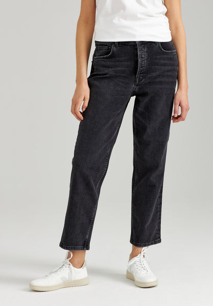 TT202 Straight Cropped Jeans