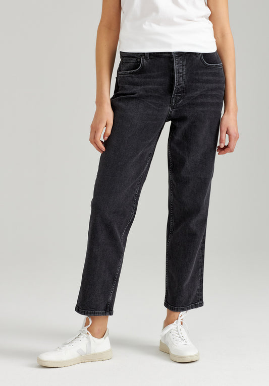 TT202 Straight Cropped Jeans