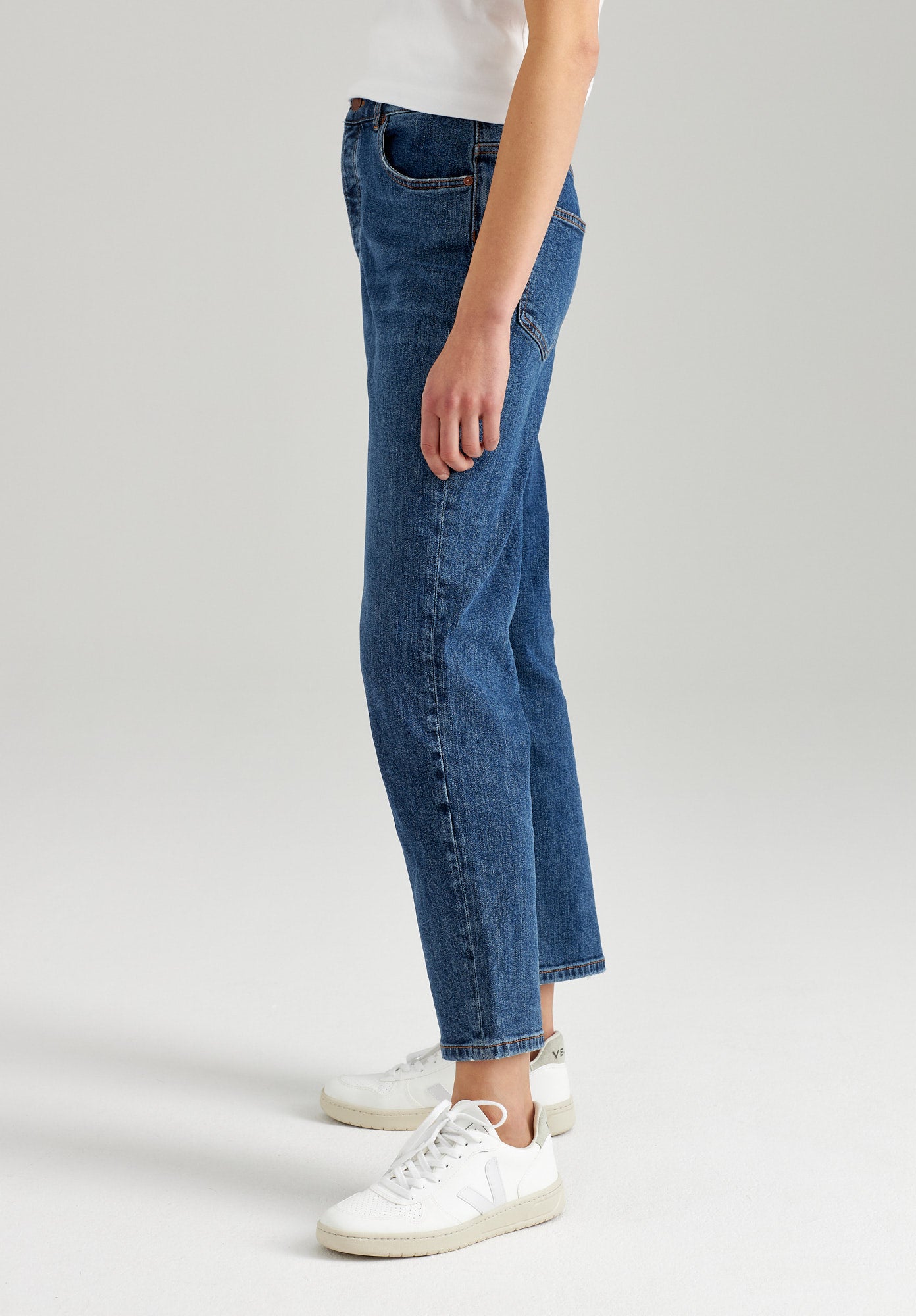 TT202 Straight Cropped Jeans