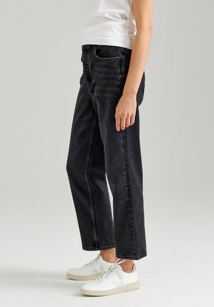 TT202 Straight Cropped Jeans