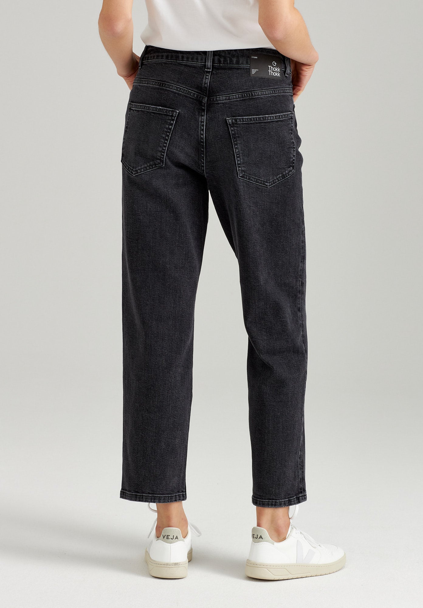 TT202 Straight Cropped Jeans