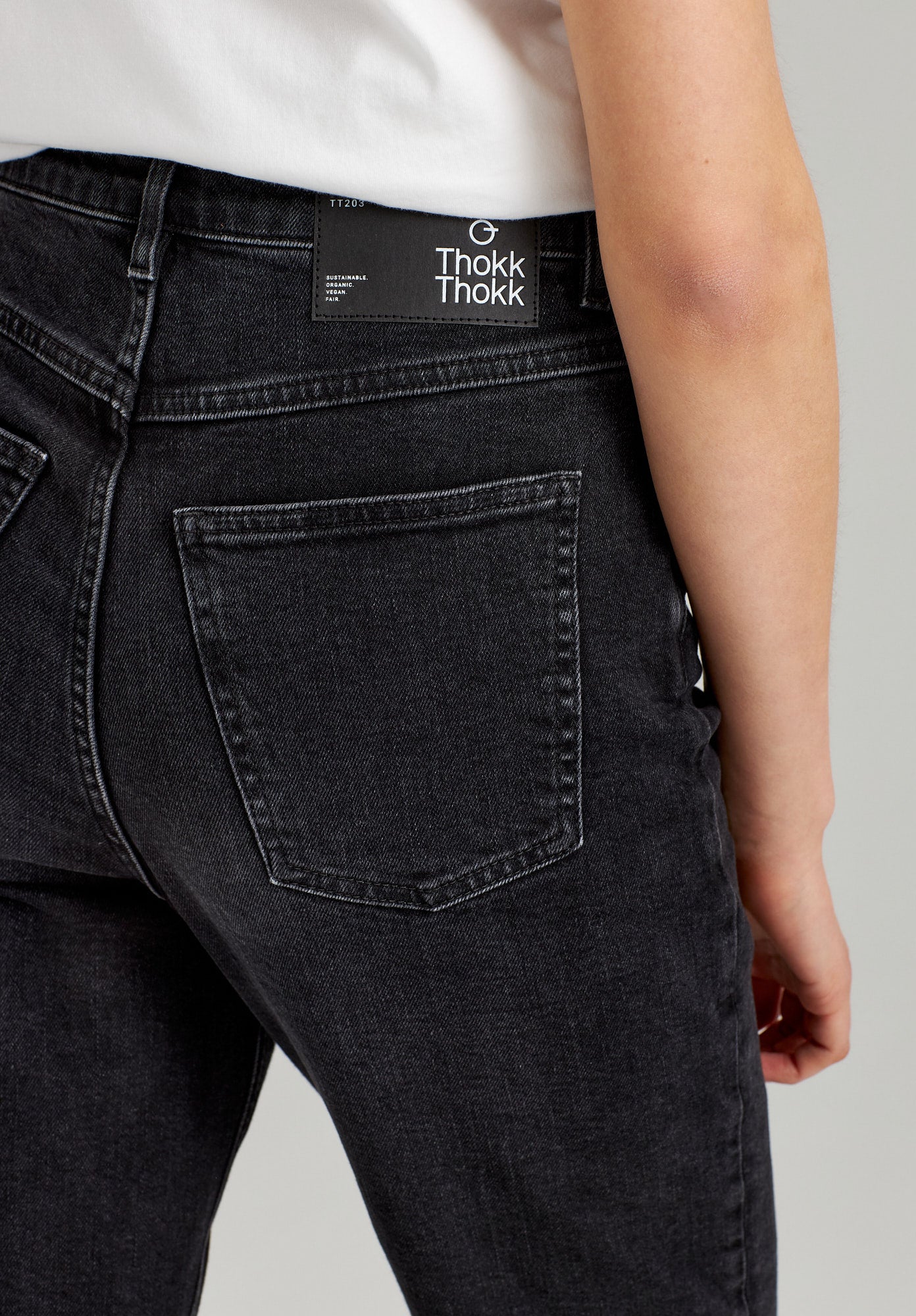 TT203 Mom Cropped Jeans