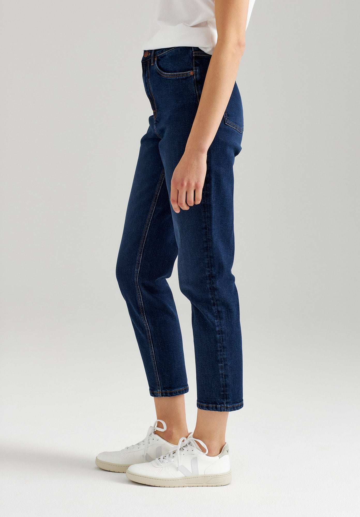 TT203 Mom Cropped Jeans